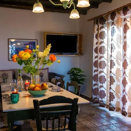 Jokasta & Erato Villa