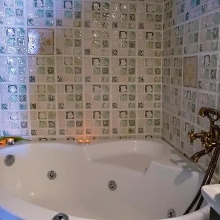 Jokasta & Erato Villa *