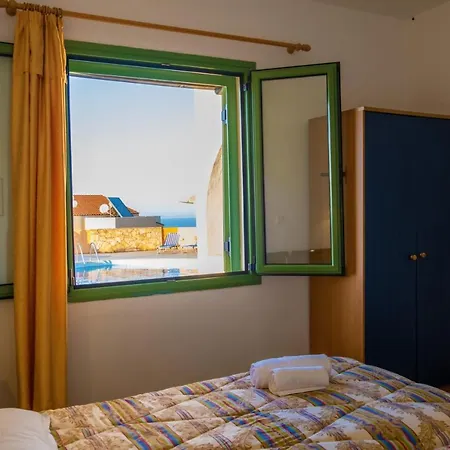 Jokasta & Erato * La Canea