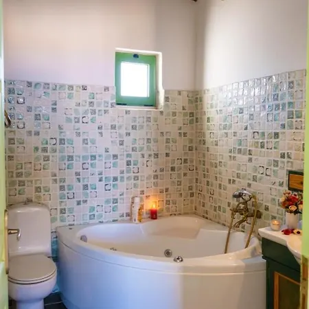 Jokasta & Erato Villa