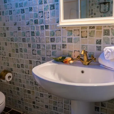 Jokasta & Erato Villa