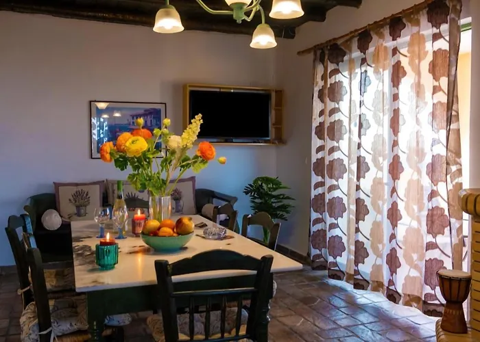 Jokasta & Erato Villa