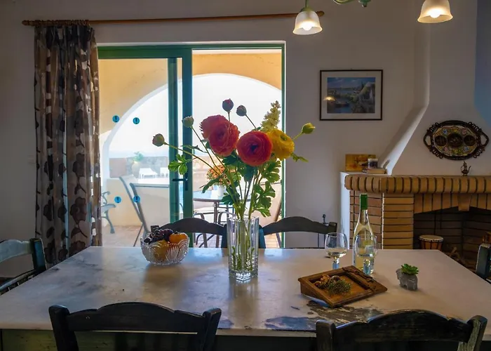 Jokasta & Erato Villa