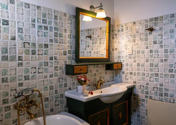 Jokasta & Erato Chania (Crete)