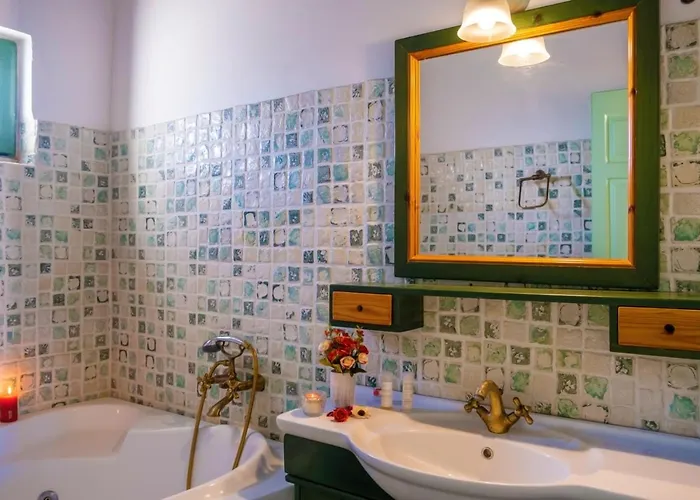 Jokasta & Erato Villa *