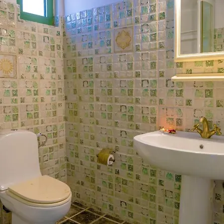 Jokasta & Erato Βίλα *